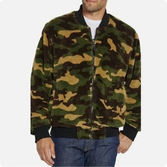 NWT- Waterproof Reversible Field Jacket Military Green and Camo Sherpa - Picture 2 of 8